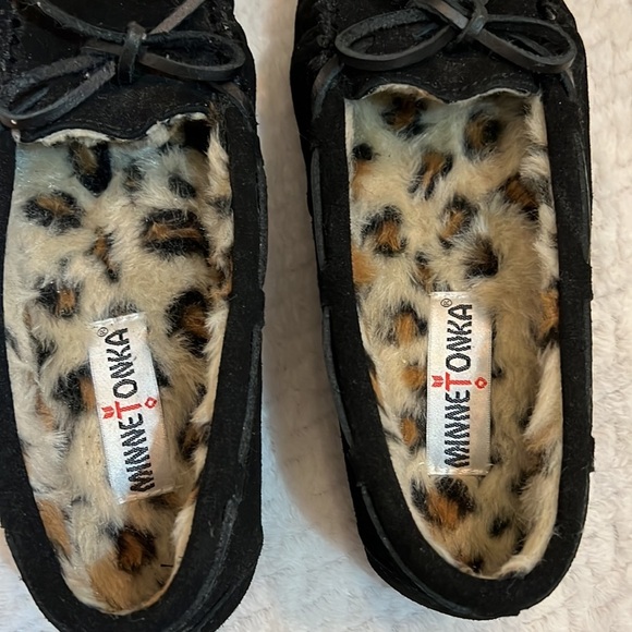 Minnetonka Womens Britt Trapper Black Slipper Moccasins Size 6 Animal Print - Picture 6 of 9